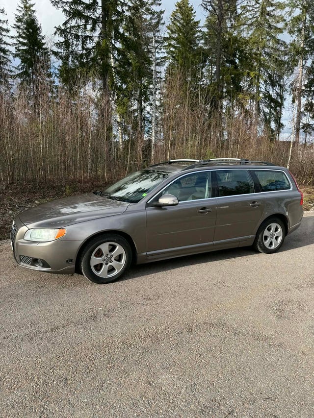 Volvo V70 2010