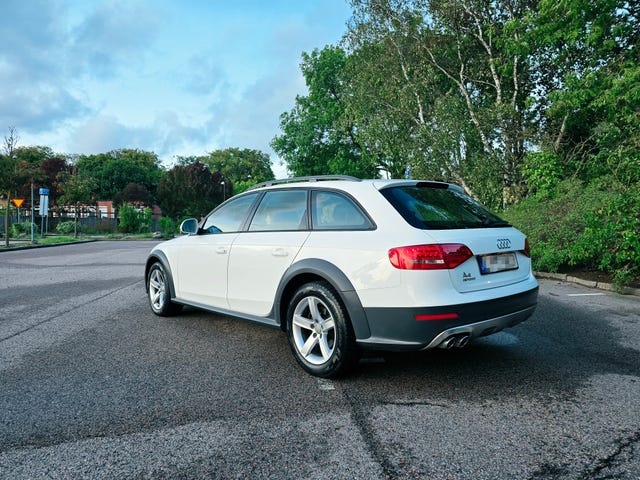 Audi A4 allroad 2012