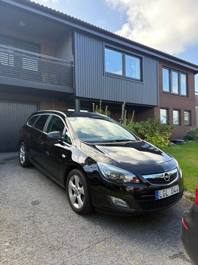Opel Astra 2011