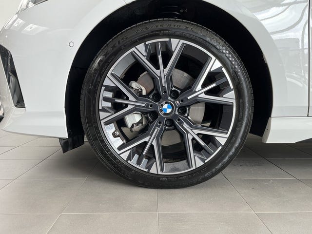 BMW 120 2026 – bild 4