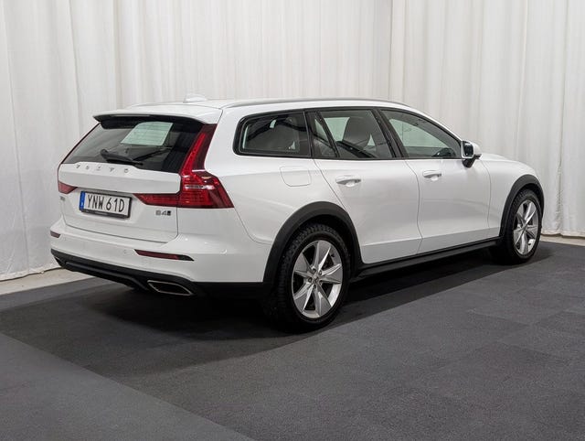 Volvo V60 Cross Country 2022 – bild 4