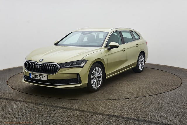 Skoda Superb 2025