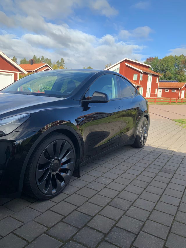 Tesla Model Y 2023