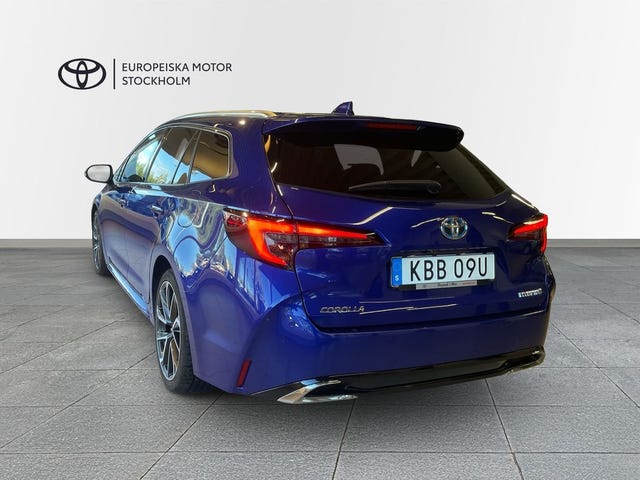 Toyota Corolla 2023 – bild 2