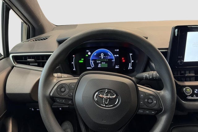 Toyota Corolla 2023 – bild 2