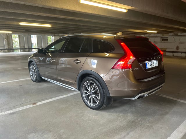 Volvo V60 Cross Country 2017 – bild 2