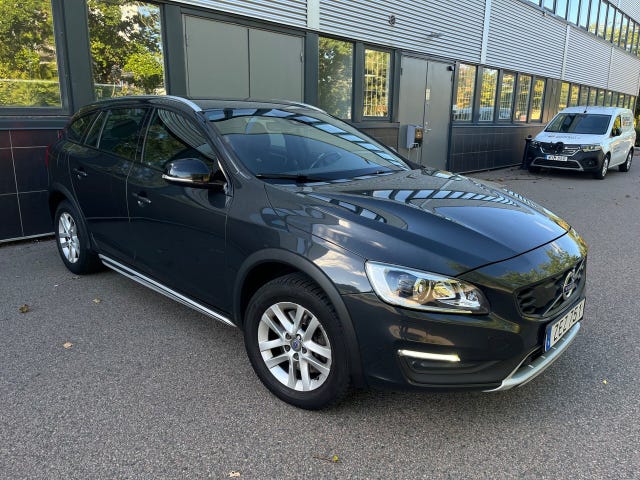 Volvo V60 Cross Country 2018 – bild 3