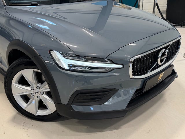 Volvo V60 Cross Country 2022 – bild 4