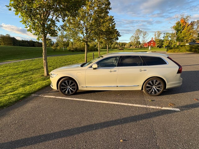 Volvo V90 2022