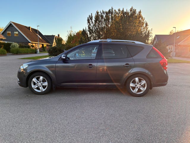 Kia Ceed 2012 – bild 3