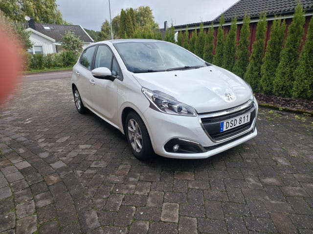 Peugeot 208 2015