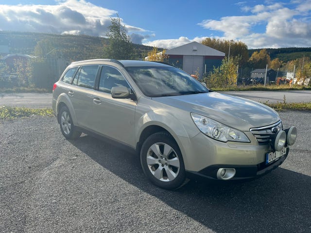 Subaru Outback 2011