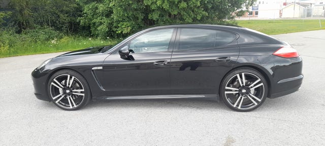 Porsche Panamera 4S 2013