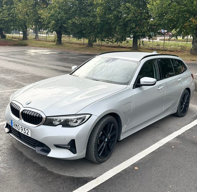 BMW 330e 2021