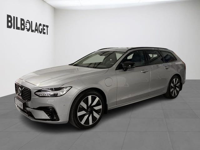Volvo V90 2025