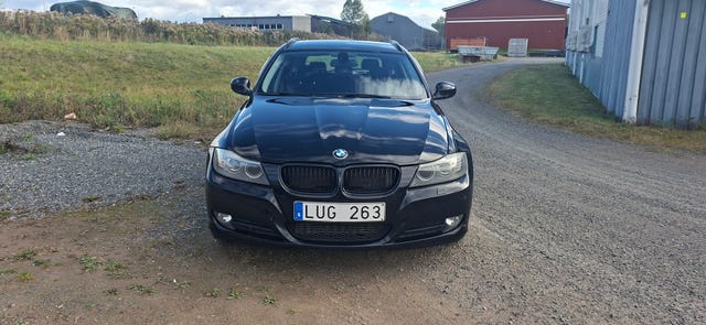 BMW 320d 2012 – bild 2