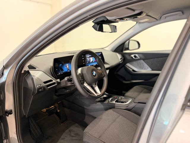 BMW 120 2026 – bild 4