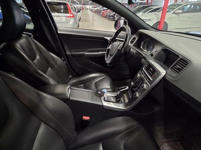 Volvo V60 Cross Country 2017 – bild 4