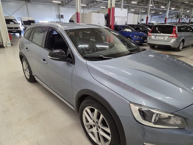Volvo V60 Cross Country 2017 – bild 3