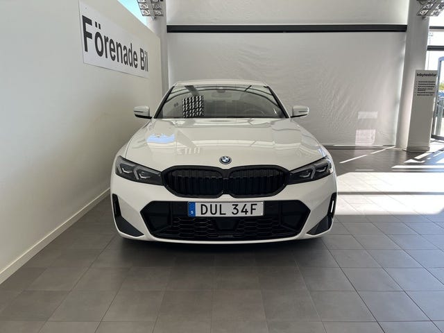 BMW 330e 2025 – bild 2