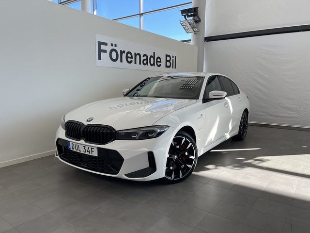 BMW 330e 2025