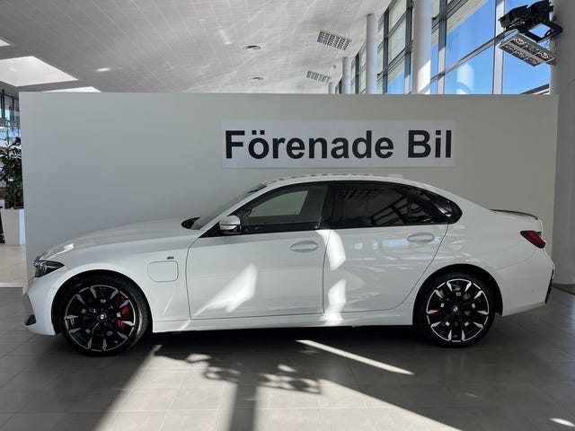 BMW 330e 2025 – bild 3