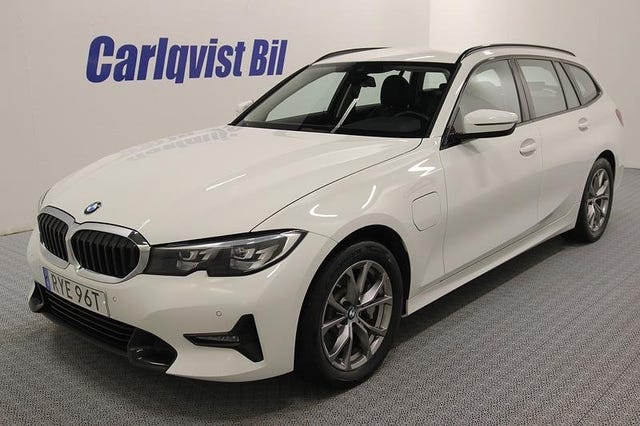 BMW 330e 2021