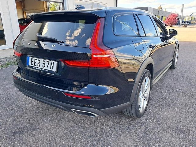Volvo V60 Cross Country 2022 – bild 4