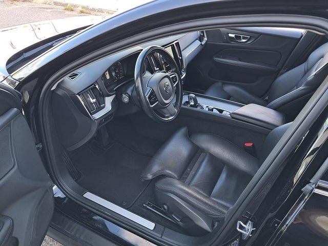 Volvo V60 Cross Country 2022 – bild 2