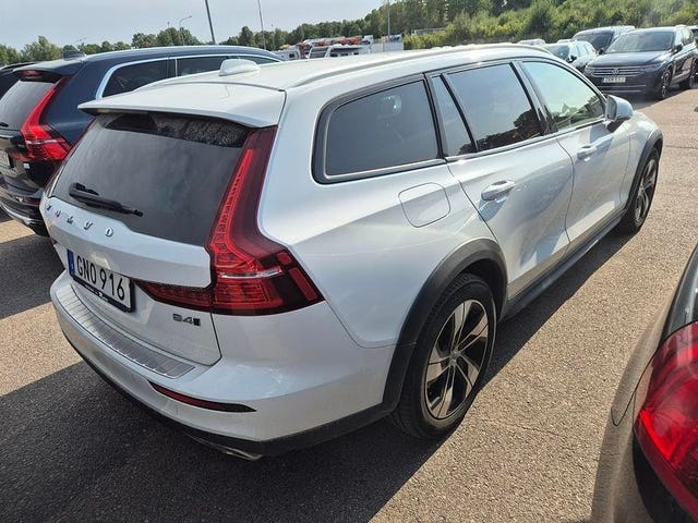 Volvo V60 Cross Country 2021 – bild 3