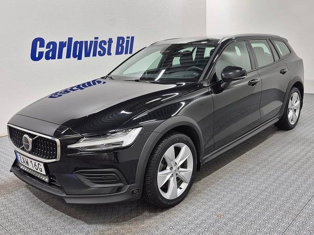 Volvo V60 Cross Country 2023