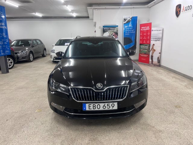 Skoda Superb 2017 – bild 2