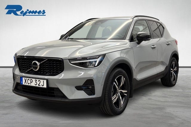 Volvo XC40 2025