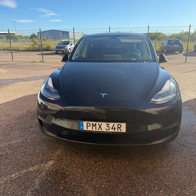 Tesla Model Y 2023