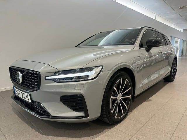 Volvo V60 2025