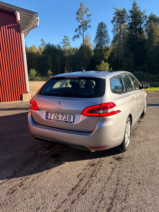 Peugeot 308 SW 2015