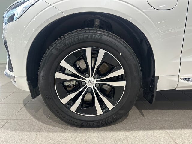Volvo XC60 2025 – bild 2