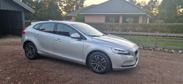 Volvo V40 2018