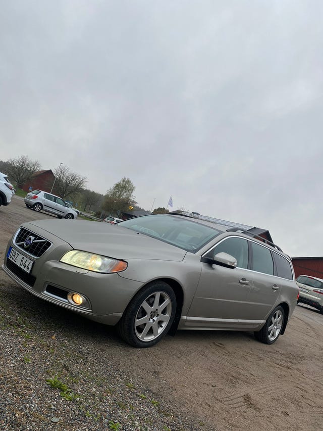 Volvo V70 2010 – bild 2