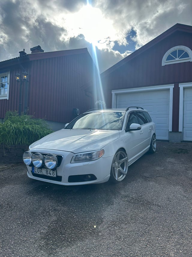 Volvo V70 2011