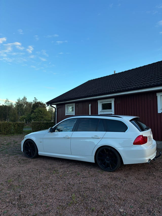 BMW 320d 2011 – bild 4