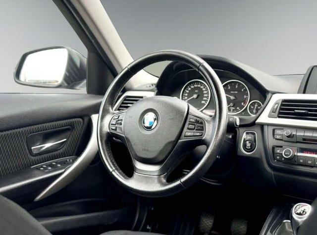 BMW 320d 2012 – bild 2