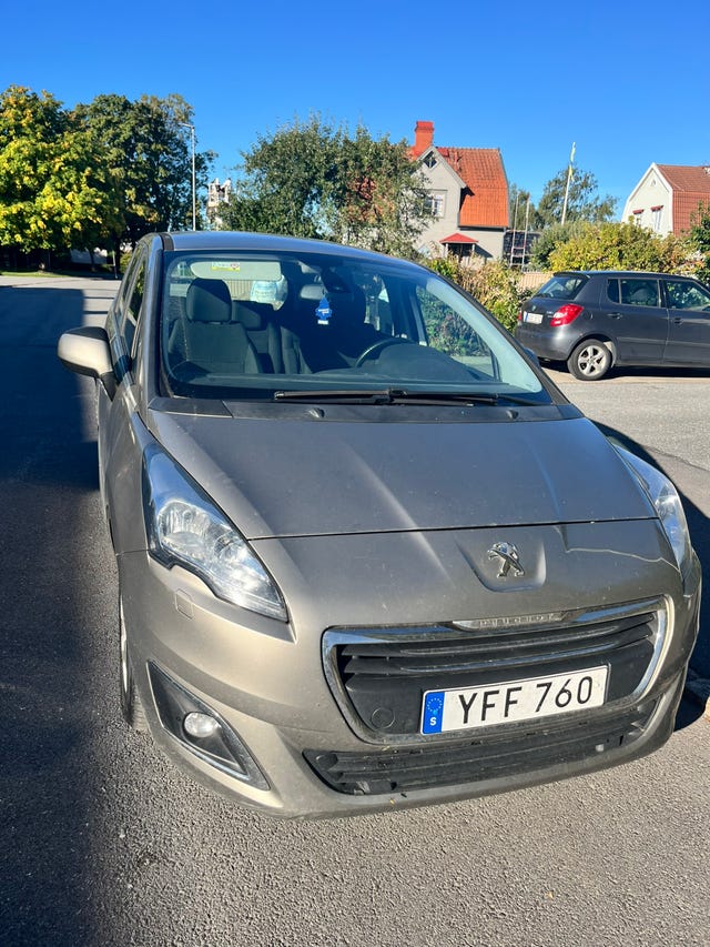 Peugeot 5008 2016