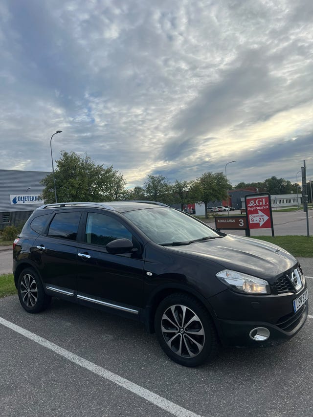 Nissan Qashqai+2 2011