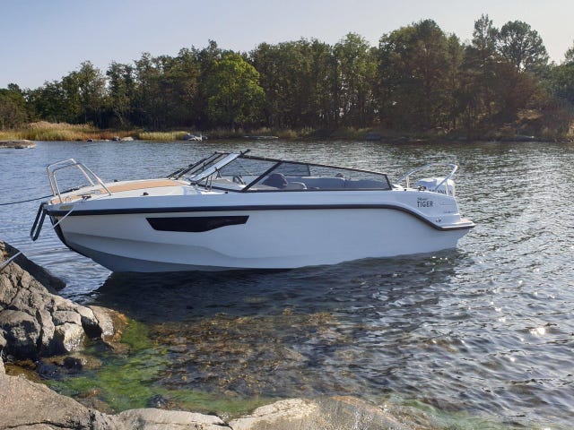Pedant skött Silver Tiger DCZ 150hk daycruiser med släp