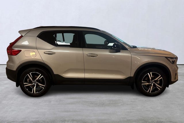 Volvo XC40 2025 – bild 3