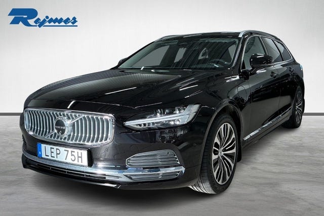 Volvo V90 2025