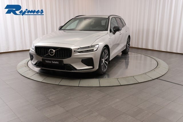 Volvo V60 2025