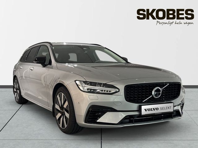 Volvo V90 2025