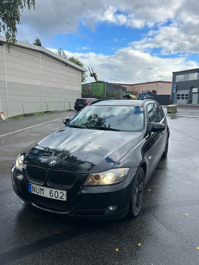 BMW 320d 2012 – bild 2